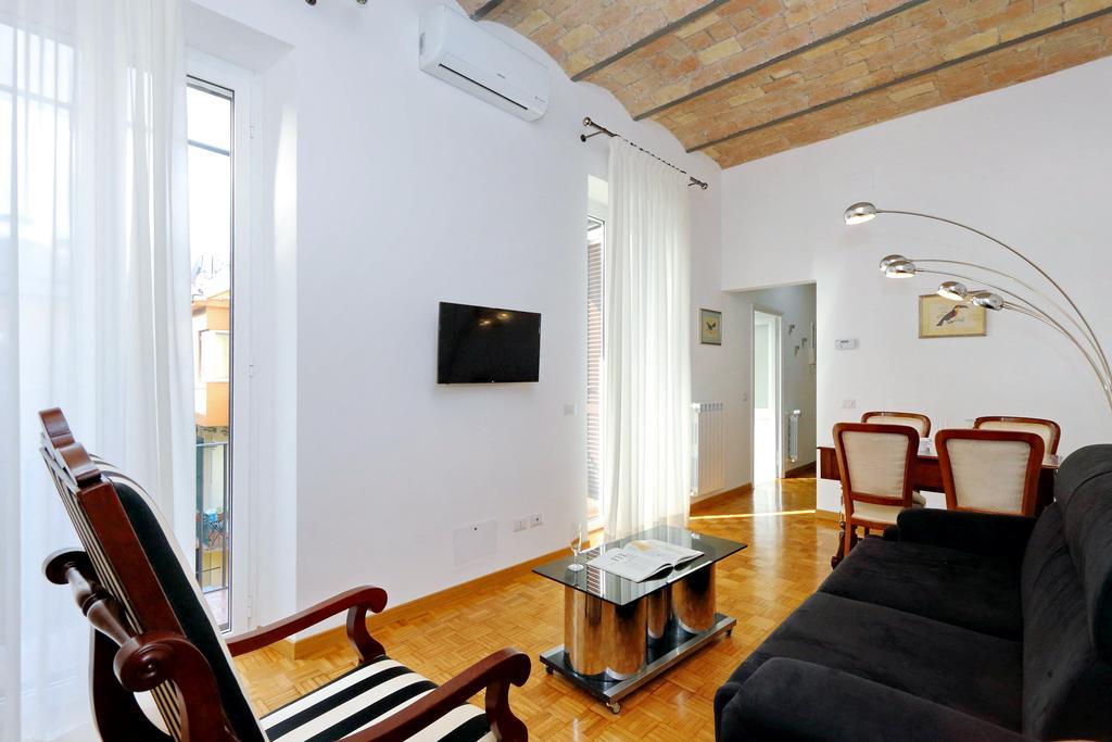 Penitenza Apartment โรม ภายนอก รูปภาพ